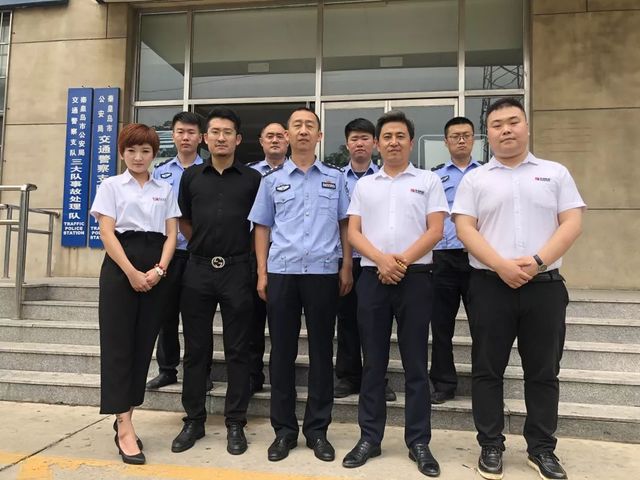 乾港慰問(wèn)一線干警 乾港慰問(wèn)一線干警