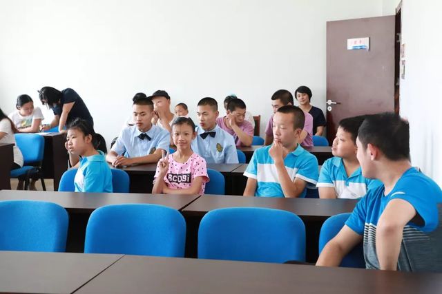 乾港關(guān)愛(ài)兒童 乾港關(guān)愛(ài)兒童